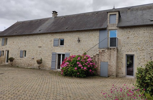 Carcagny Apartment | Les Belles Pierres