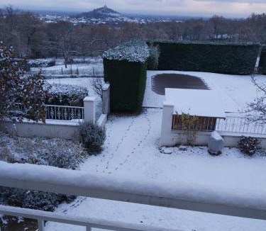 Saint-Georges-Haute-Ville Bed & Breakfast | Les Bessonnes