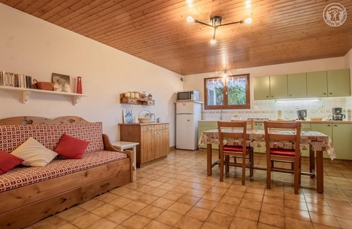 Thoiry House | LES BIDOU - THOIRY - Gîte