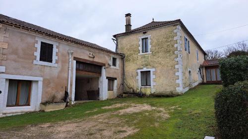 Saint-Meard-de-Drone Apartment | Les Bigoussies
