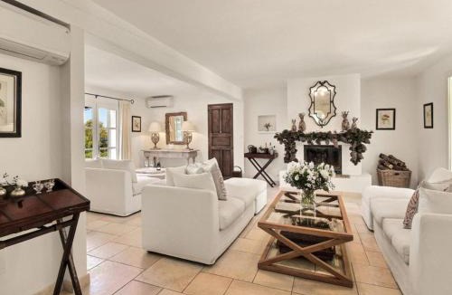 Bonnieux Villa | Les Blayons - Exclusive Pool Villa Stunning View