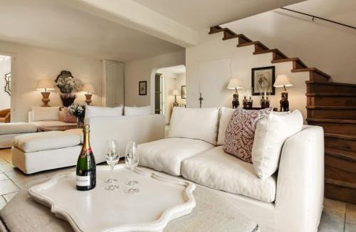 Bonnieux Villa | Les Blayons - Exclusive Pool Villa Stunning View