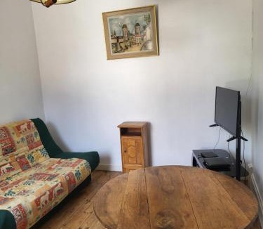 Lapalisse Apartment | Les Bleuets