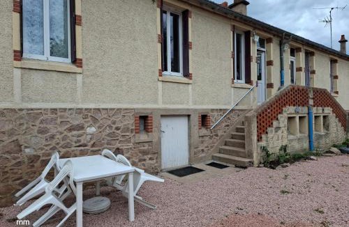 Lapalisse Apartment | Les Bleuets