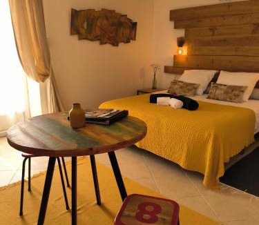 Cartelegue Bed & Breakfast | LES BOHEMIELLES Chambre Mathilda