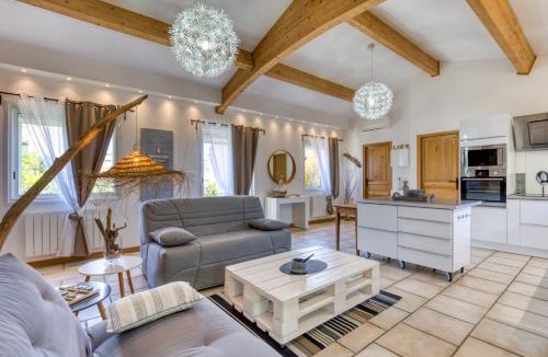 Poussan Apartment | Les Bois flottés
