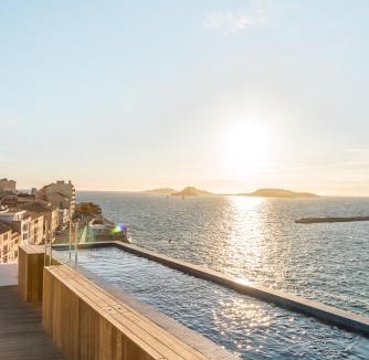 Le Pharo Hotel | Les Bords De Mer - Fontenille Collection