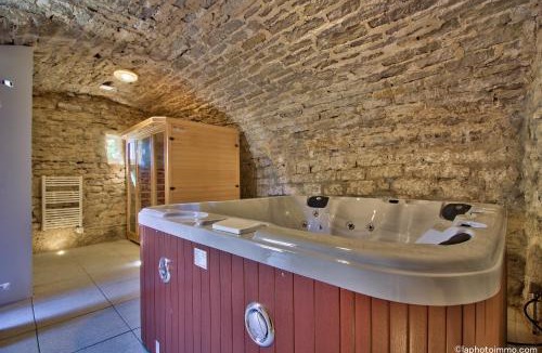 Molain House | Les Bouc'tins