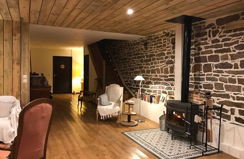 Saint-Malon-sur-Mel House | Les Bouyères