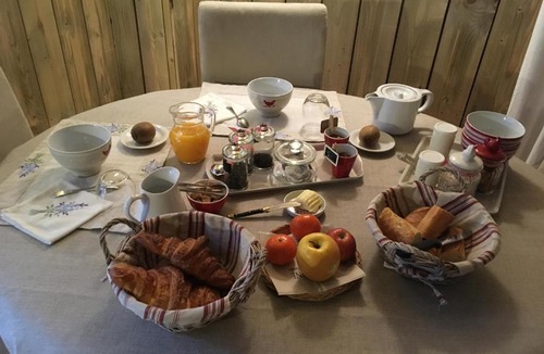 Saint-Malon-sur-Mel Bed & Breakfast | Les Bouyeres