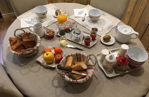 Saint-Malon-sur-Mel Bed & Breakfast | Les Bouyeres