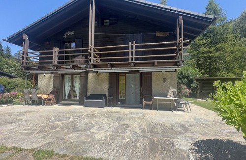 Saleinaz Apartment | Les Brimbelles" apartment in semi-detached chalet