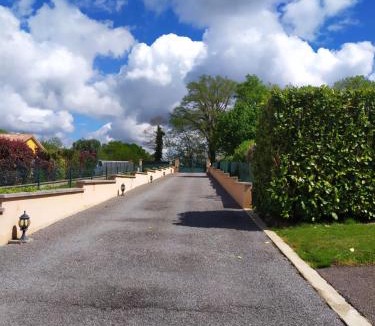 Chaptelat House | LES BRUYERES