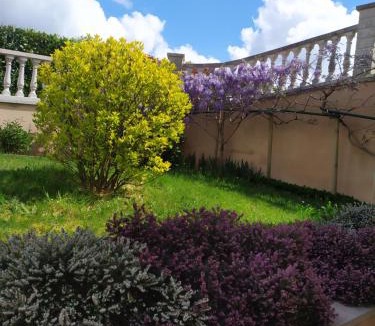 Chaptelat House | LES BRUYERES