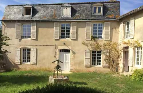 Chasseneuil-du-Poitou Bed & Breakfast | Les Buis