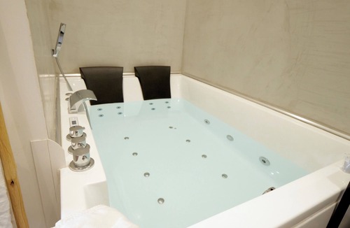 Villette - Maisons Neuves Apartment | LES Bulles DE Mona Chambre SPA