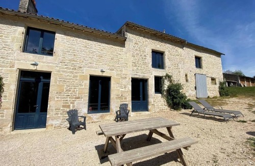 Echire House | Les Cèdres Bleus