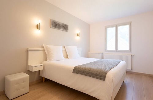 Aurec-sur-Loire Hotel | Les Cèdres Bleus