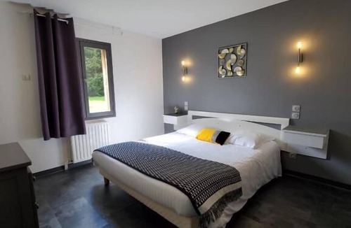 Aurec-sur-Loire Hotel | Les Cèdres Bleus