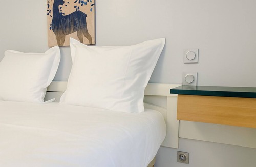 Aurec-sur-Loire Hotel | Les Cèdres Bleus