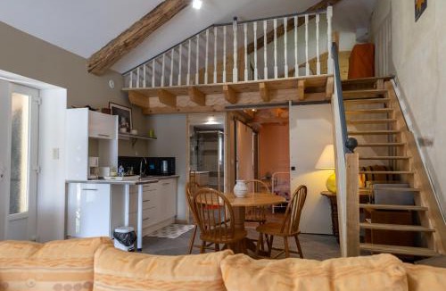 Saint-Michel-de-Saint-Geoirs House | Les collines