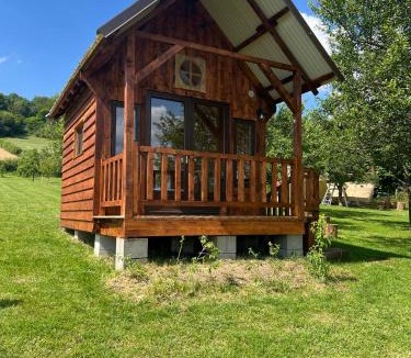 Chanteraine Cabin | Les cabanes au revers du noitel