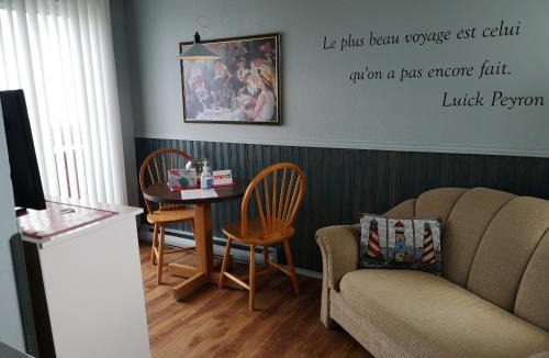 Pointe-au-Pere Ski Chalet | Les Cabines du Phare