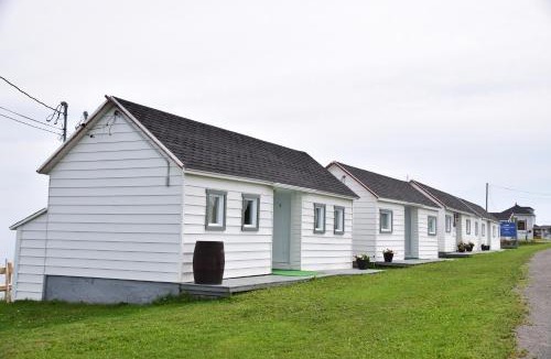 Cap-des-Rosiers Hotel | Les Cabines sur Mer