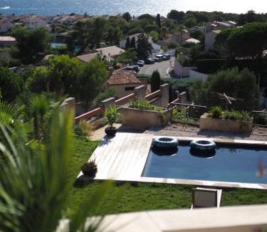 Sausset-les-Pins Bed & Breakfast | Les Cactus Bleus