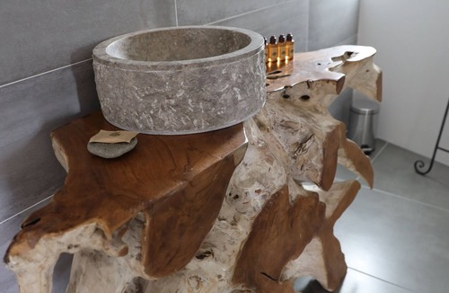 Massillargues-Attuech House | Les Cailloux Dorés