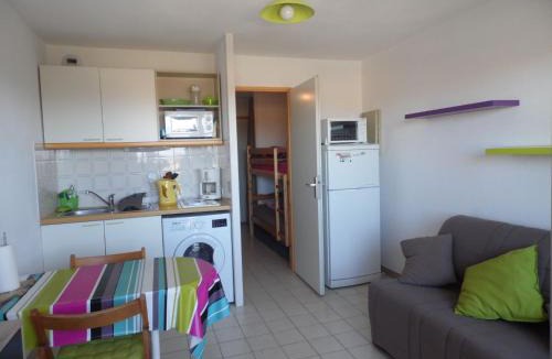 Saint-Cyprien Plage Apartment | LES CAPITELLES 276 - Studio cabine - Piscine - Clim - plage à 50 m Ref Noga