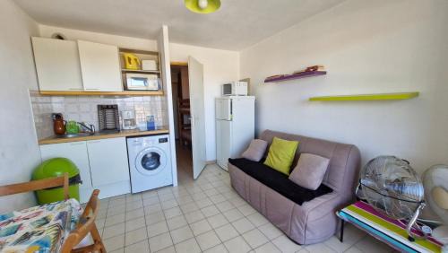 Saint-Cyprien Plage Apartment | LES CAPITELLES 276 - Studio cabine - Piscine - Clim - plage à 50 m Ref Noga