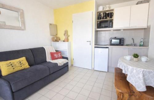 Saint-Cyprien Plage Apartment | Les Capitelles Bord de plage avec grande piscine - Vue montagne - Balcon - Clim