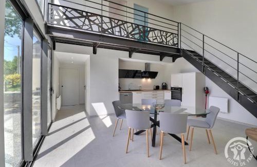 Melesse House | Les capucines