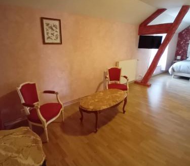 Chateaubleau Bed & Breakfast | Les Castelblotines