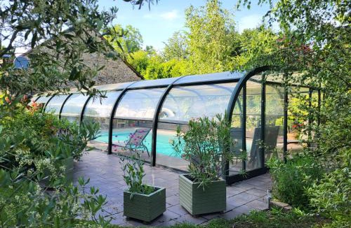 Chamboulive House | Les Causeries du Monde