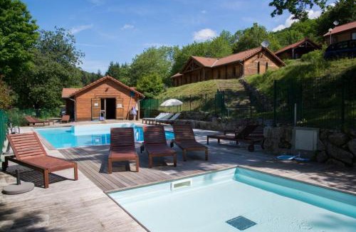 Pourcharesses Ski Chalet | Les Châtaigniers du Lac