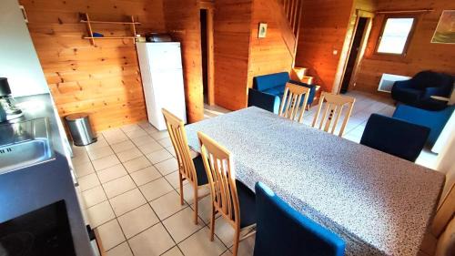 Vireux-Wallerand House | Les chÊnes