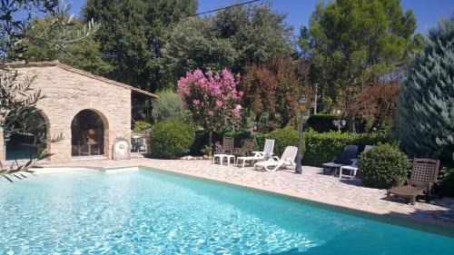 Cornillon Apartment | Les chênes verts