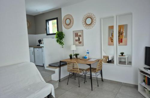 Sommieres Apartment | Les chênes verts