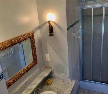 Saint-Didier-sur-Rochefort Bed & Breakfast | Les Chambres de la Closerie