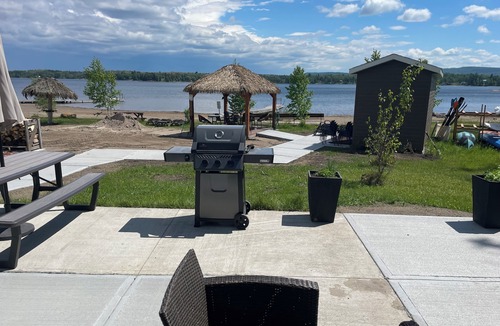 Larouche Cottage | Les Chalets Baie Cascouia