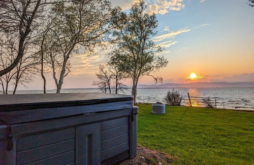 Cap-Saint-Ignace Ski Chalet | Les Chalets Bleus - by the river's banks - Cottage 2