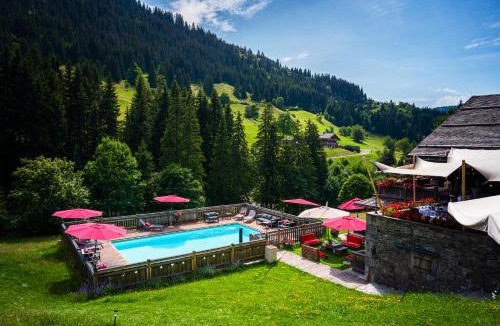 La Clusaz Hotel | Les Chalets de la Serraz