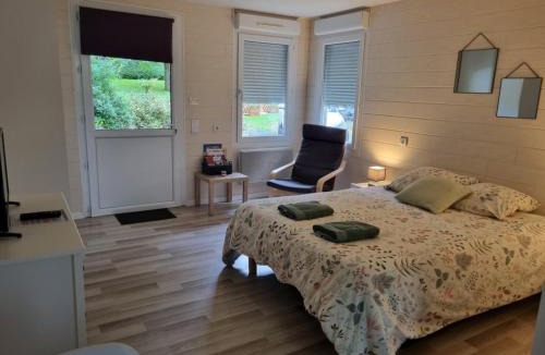 Saumur Apartment | Les Chalets de SAUMUR, Piscine & Parc boisé, 100m du CadreNoir