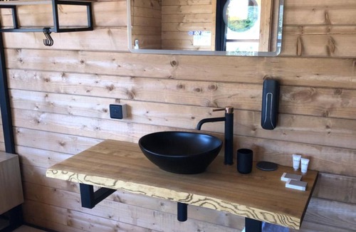 Occhiatana Bed & Breakfast | 'Les Chalets De Tesa' with Mountain View, Wi-Fi and Air Conditioning