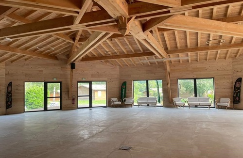 Montrejeau Hotel | Les Chalets du Lac de Montréjeau