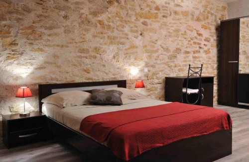 Saints-Geosmes Bed & Breakfast | Les Chambres d'Eponine