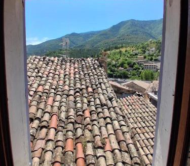 Entrevaux Bed & Breakfast | Les chambres d'hôtes de la Galerie d'Aqui