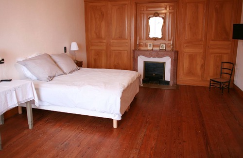 Civrieux House | Les Chambres d'hôtes du Pont de Pierre